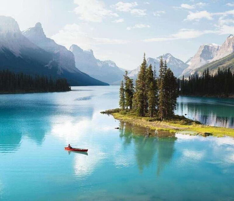 Banff: Lake Louise, Moraine, Emerald & Johnston Canyon Tour - The Experience and Value