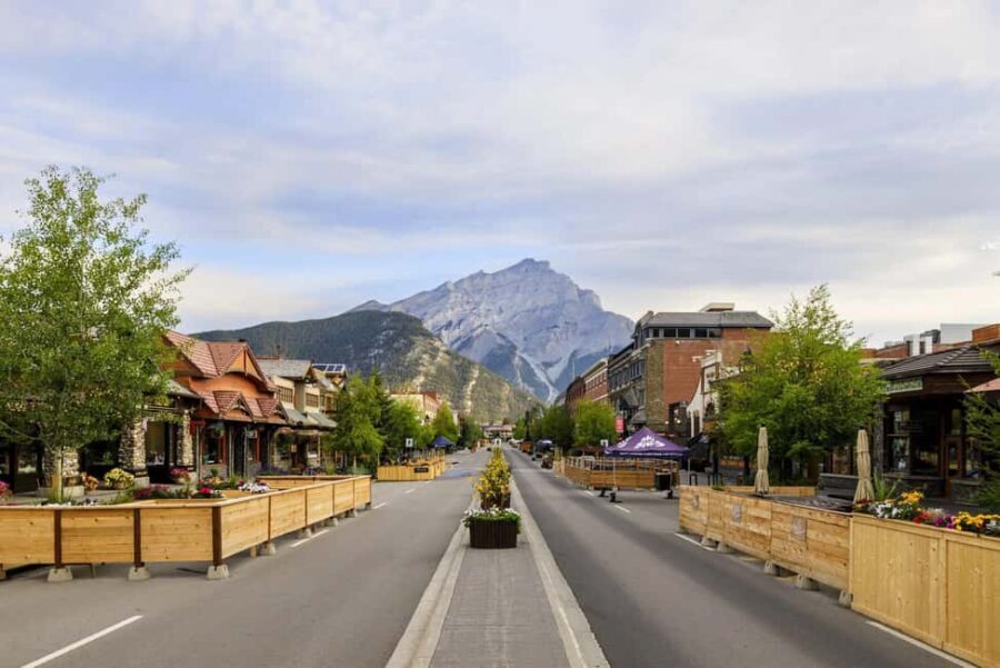 Banff: Tips-Based Walking Tour & Town Highlights