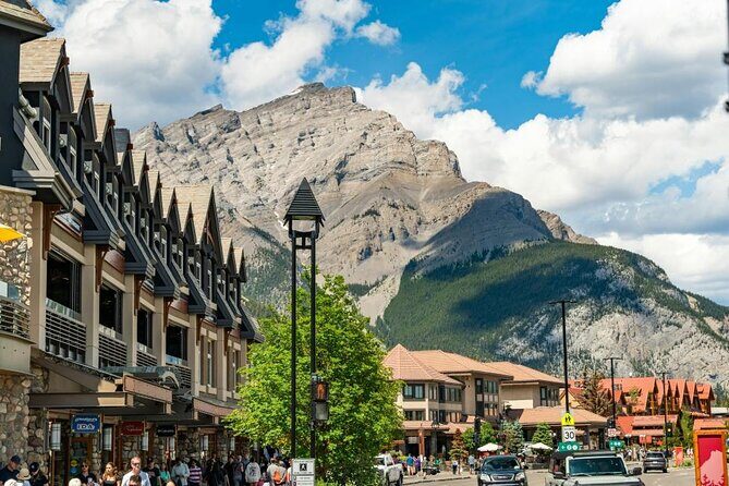 Banff Town Walking Tour Includes Refreshment and Sweet Treat - What Makes This Tour Stand Out?