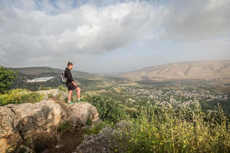 Baraka Destinations: Guided Light Hike in Umm Qais - An In-Depth Look at the Umm Qais Light Hike