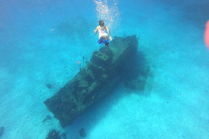 Bavarian Fiesta Snorkel Activity in Glass Bottom Boat at San Miguel de Cozumel - Food, Drinks, and Lounge Time