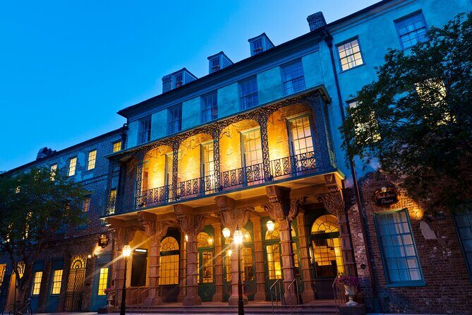 Bay Street Bastards Pub Crawl Shared Tour in Charleston - The Sum Up