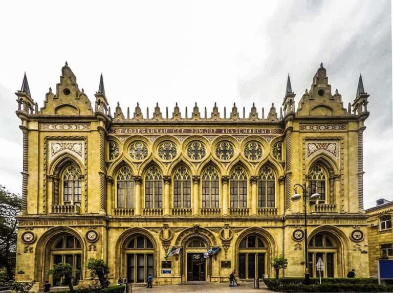 Best of Baku: 4-Hour City Tour Historic and Modern Landmarks - The Value of This Tour
