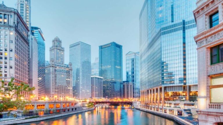Best of Chicago: Private Walking Tour with a Local - What Past Travelers Say
