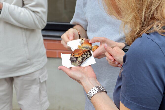 Beyond the Bagel: Montreal Jewish Food Walking Tour - Who Will Love This Tour?