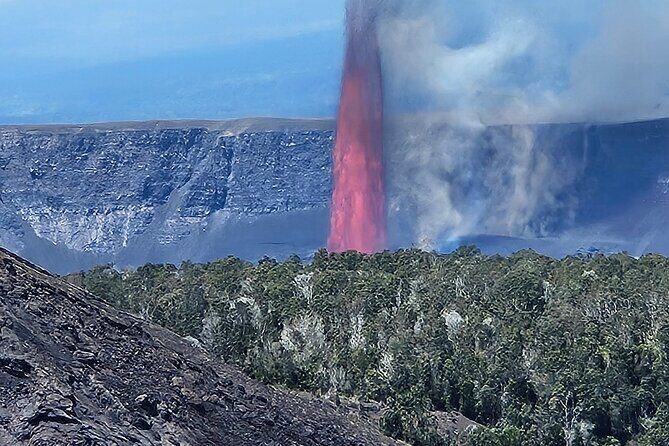 Big Island Waterfalls, Blacksand Beaches, Lava Tubes & Volcanoes - Who Would Love This Tour?