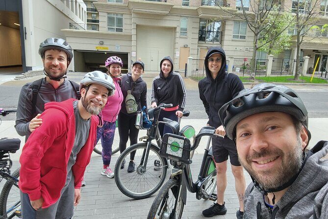 Bike Tour Toronto Harbourfront and Toronto Islands (Economical) - The value of this tour