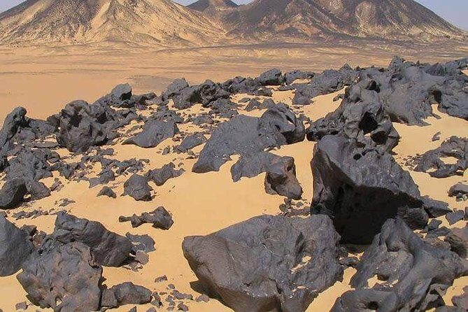 Black and White Desert and Bahariya Oasis Tour 2 Days 1 Night - Authentic Experiences That Stand Out