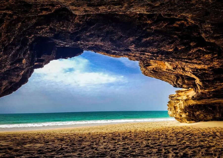 Boavista: Santa Monica beach, Varandinha cave, Sand dunes - The Magic of Morro de Areia and Sand Dunes