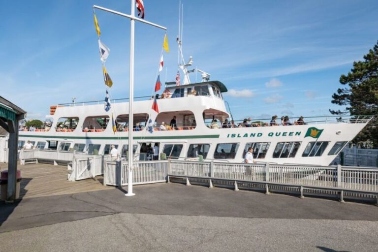 Boston: Martha's Vineyard Day Trip with Optional Island Tour - Disembarking and Exploring: Oak Bluffs and Edgartown