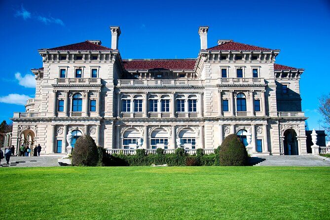 Boston to Newport Mansions Private Day Trip - Thames Street: The Heart of Newport