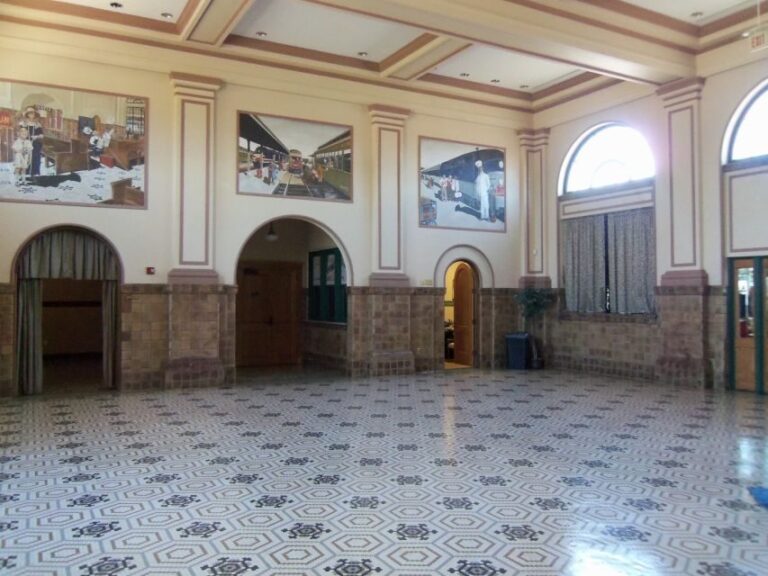 Bowling Green: Historic RailPark & Train Museum Entry & Tour - The Value of the Tour