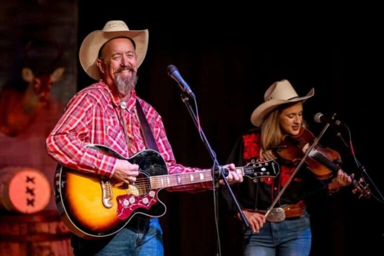 Branson: Chuckwagon Dinner Show and Outdoor Drama - Why This Experience Matters for Travelers