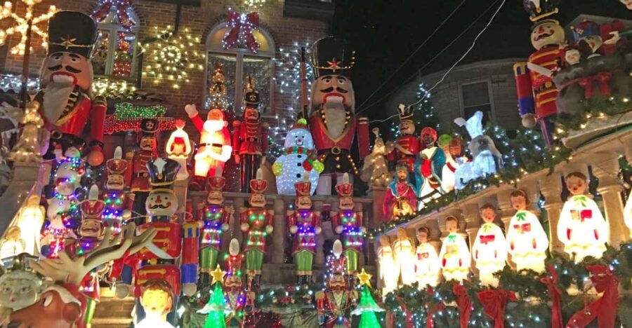 Brooklyn: Dyker Heights Christmas Walking Tour - What to Expect on the Tour