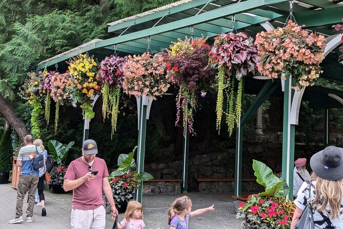 Butchart Gardens and City Private Tour - Transport, Timing, and Group Size