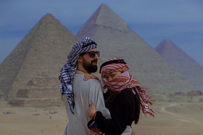 Cairo Airport Transit Tours Visit Giza Pyramids Egyptian Museum Bazaar & Nile Dinner Cruise - Bazaar and Lunch: A Slice of Cairo Life