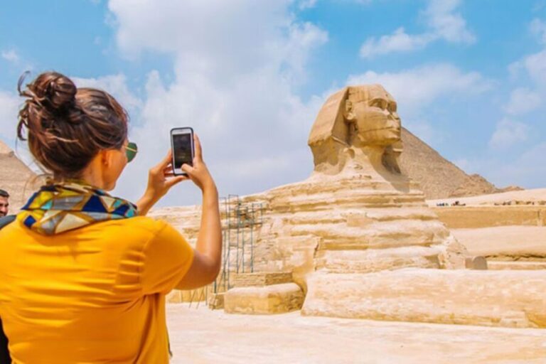 Cairo Deluxe Tour: Pyramids,Museum & Khan El Khalili + Lunch - Key Points