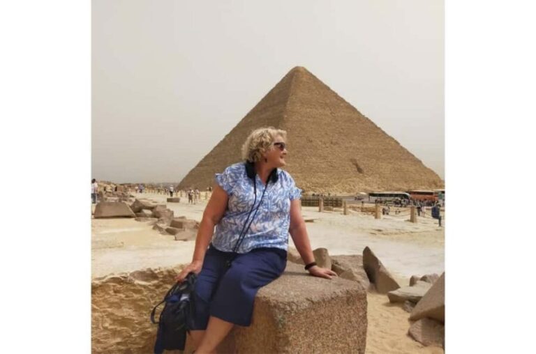 Cairo: Giza Pyramids & Grand Egyptian Museum Tour with Lunch - Exploring the Giza Pyramids
