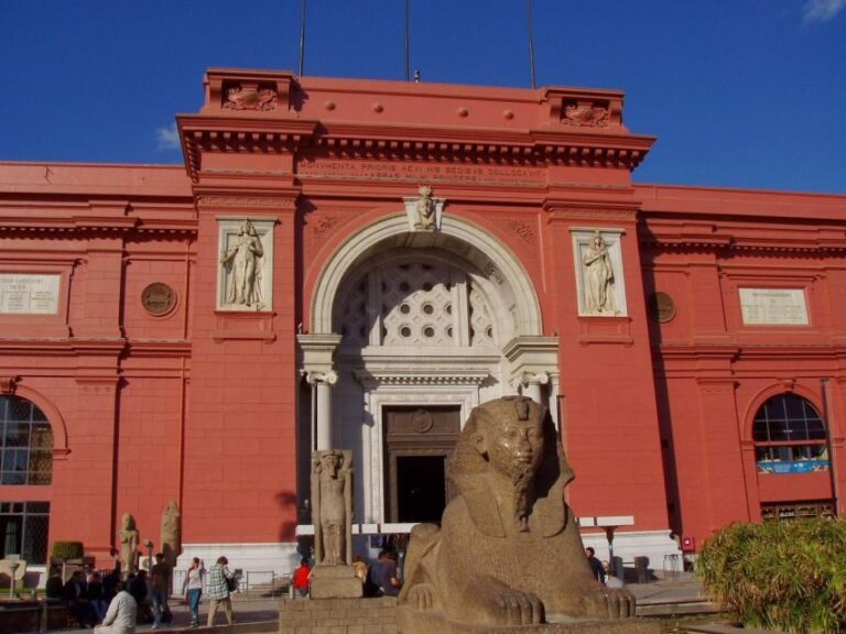 Cairo: Pyramids and Museum on Private tour - Exploring the Giza Pyramids and Sphinx