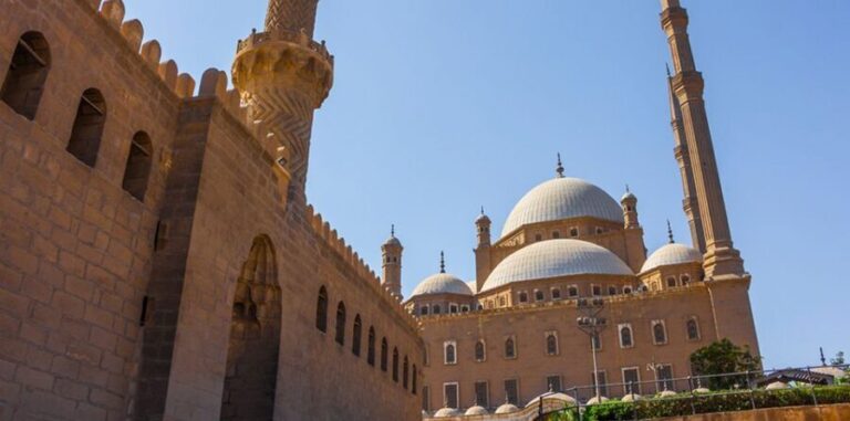 Cairo: Salah El Din Citadel and Old Cairo Bazar Guided Tour - Old Cairo: Winding Streets & Sacred Sites