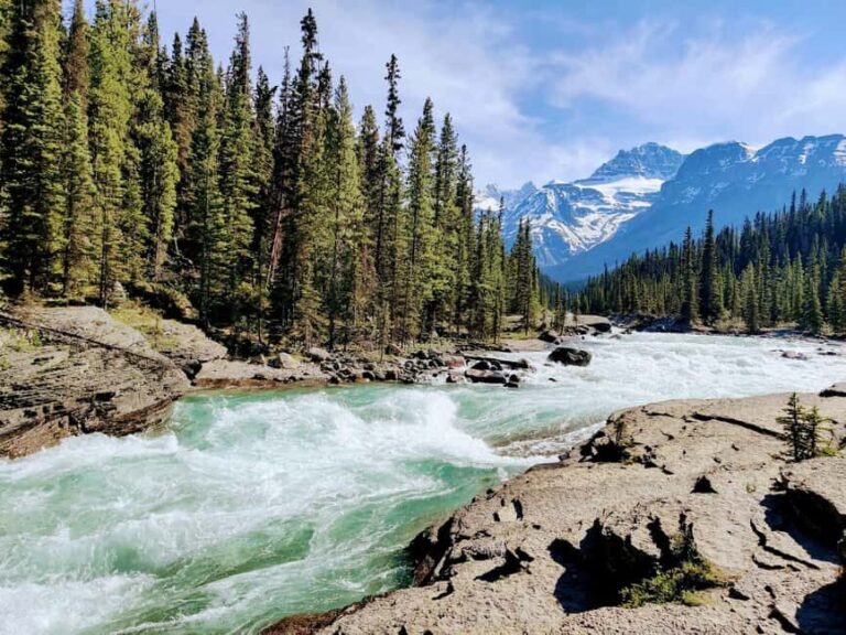 Calgary: Lake Louise, Moraine Lake, & Emerald Lake Tour - Transportation & Comfort