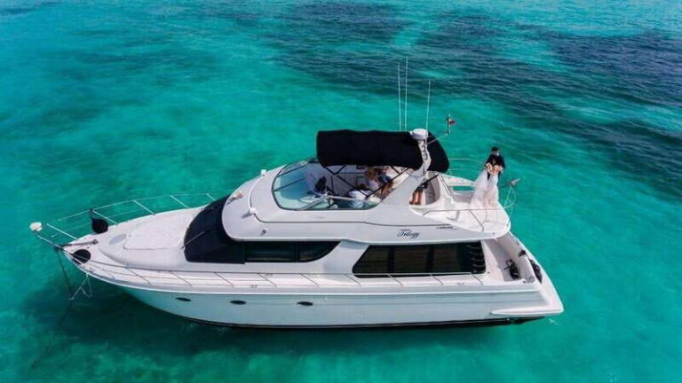 Cancun: 4-hour 55ft Luxury Yacht Rental with Food and Drinks - What You Can Expect from the Experience
