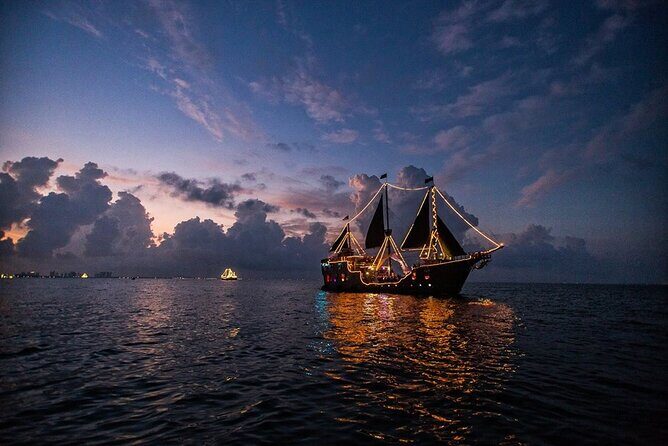 Cancun Lagoon Sunset Sailing Trip aboard classic Galeón with Dinner and Free bar - The Experience from Guest Perspectives