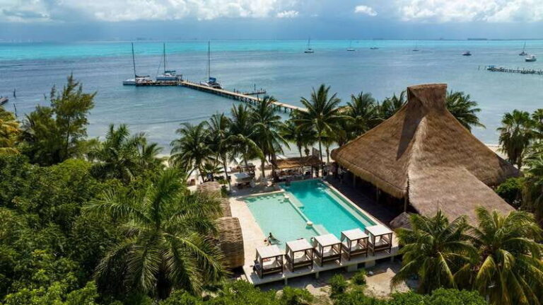 Cancún Private Catamaran with Snorkel and Open Bar - What Travelers Are Saying