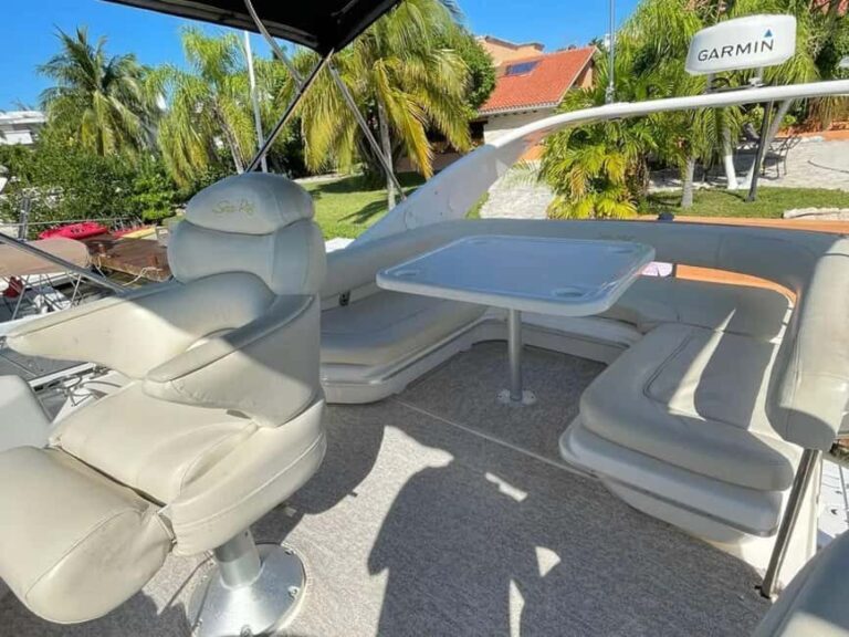 Cancún: Sea Ray F43 yacht rental to Isla Mujeres - The Experience: What You Can Expect