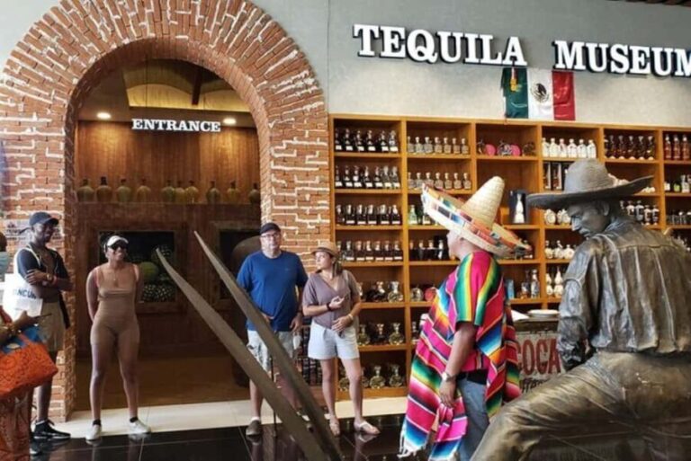 Cancun: Van Tour - City Adventure around the Best Stops - Exploring Cancun on This Guided Van Tour