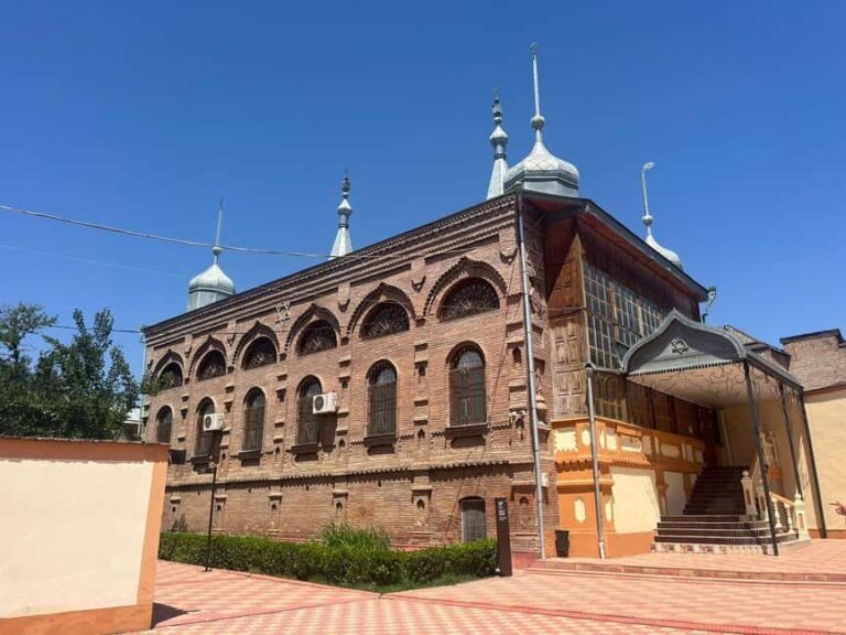 Candy Mountains and Shahdag trip - Red Town: A Cultural Gem