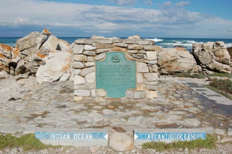 Cape Agulhas, Hermanus whales & Wine Tasting Day Trip - Key Points