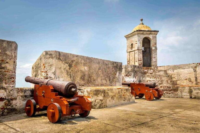 Cartagena: BILINGUAL CITYTOUR + SAN FELIPE CASTLE & Old city - What Makes This Tour Stand Out?