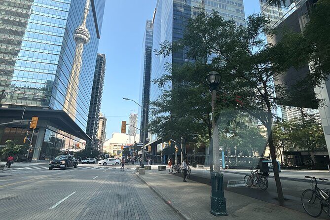 Casual Tour of Toronto by Land, Sky and Sea - An Honest Breakdown of the Tour Experience