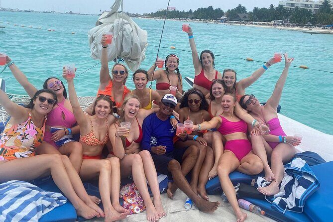 Catamaran Plus Tour to Isla Mujeres with National Open Bar from Cancun - The Group and Atmosphere