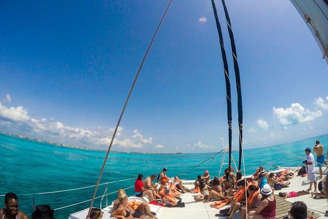 Catamaran to Mujeres Island with Open Bar on Board from Cancun - The Pros and Cons Based on Real Experiences