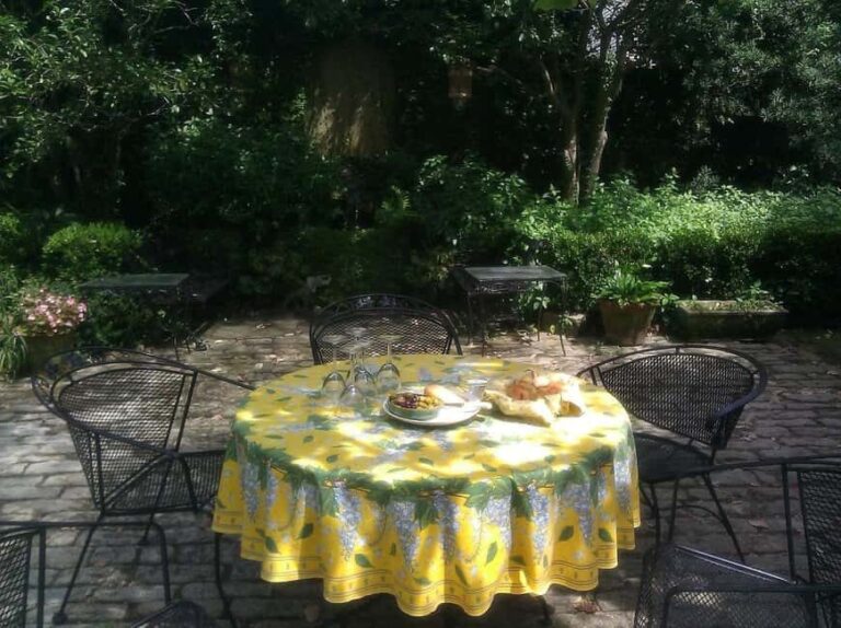Charleston: Historic Walking Tour with a Local Guide - Who Should Consider This Tour
