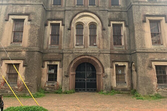 Charleston's Haunted Ghost Tour - Solo Smart Phone Guided Tour - An In-Depth Look at the Charleston Haunted Ghost Tour