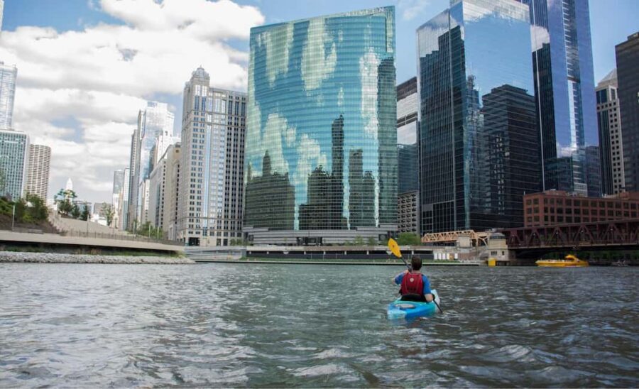 Chicago: 2-Hour Downtown Kayak Rental - The Launch Point and Equipment