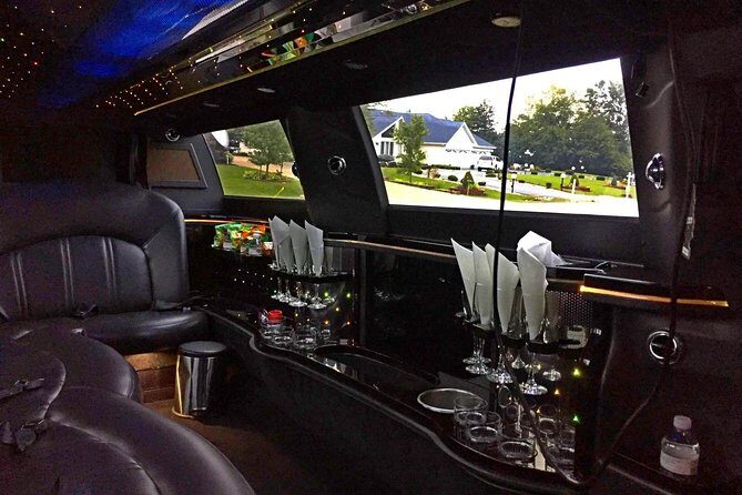 Chicago 2-Hour Sightseeing Transfer by Luxury Stretch Limo - What Makes this Tour Stand Out?