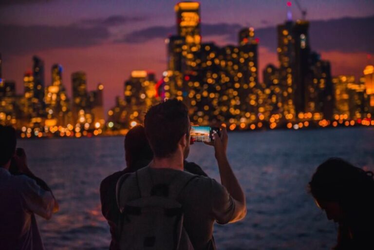 Chicago by Night River and Lake Cruise - FAQ
