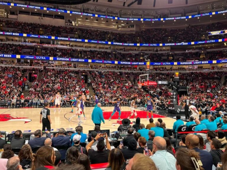 Chicago: Chicago Bulls Basketball Game Ticket - Seating and Views