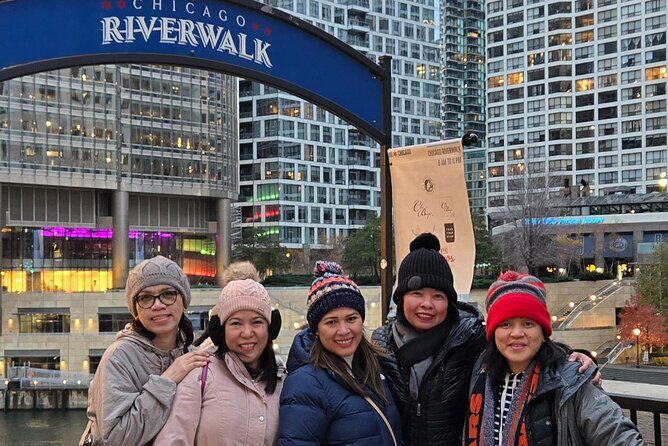 Chicago City's Iconic Sights and Suburb Gems Tour - Scenic Drive and Final Stop at Navy Pier