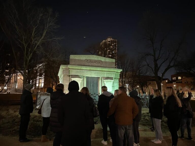 Chicago: Ghost Bus Tour of Haunted Locations - The Grim and Haunted Stops