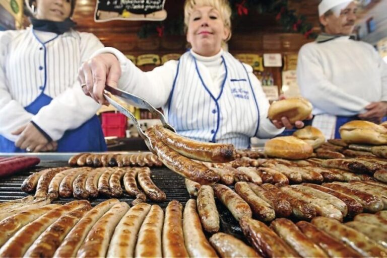 Chicago: Guided Holiday Walking Tour and Food Sampling - What the Reviews Reveal: Honest Perspectives