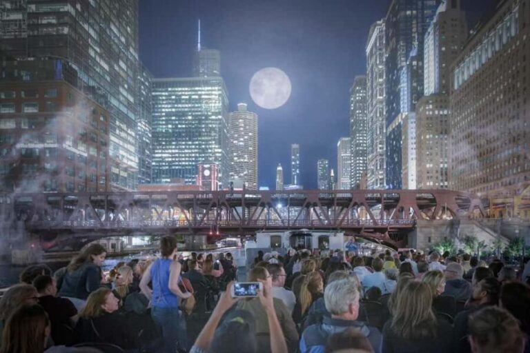 Chicago: Historic Gangsters & Twilight Tales Night Cruise - The Itinerary: A Mix of Landmarks and Legends