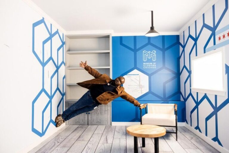 Chicago: Museum of Illusions Timed Entrance Ticket - Photo Opportunities and Social Media Potential