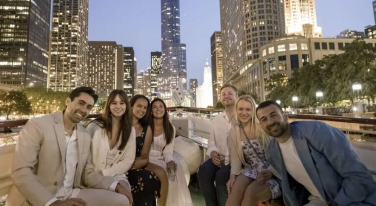 Chicago River: Guided Sunset Cocktail & Architecture Tour - The Experience: What to Expect on the Chicago River Sunset Tour