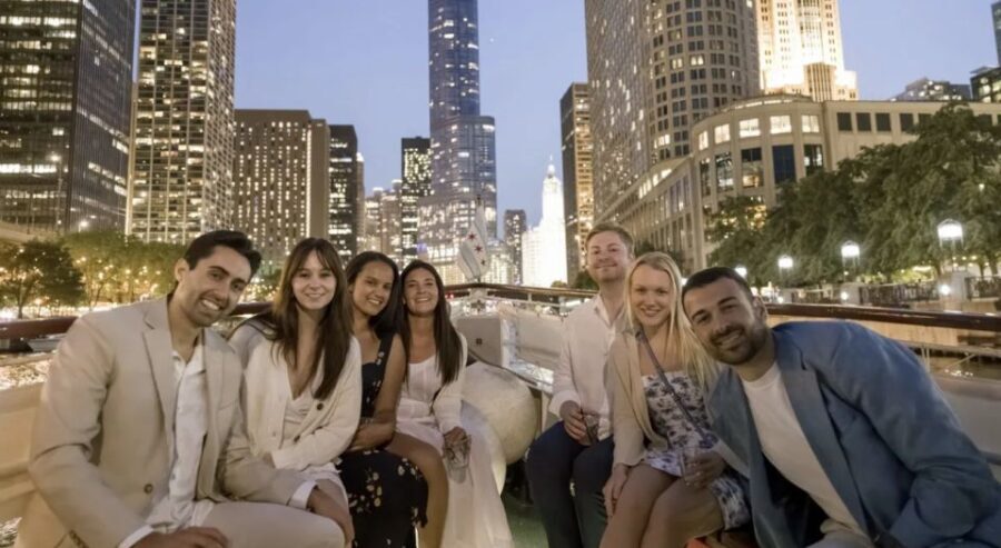 Chicago River: Guided Sunset Cocktail & Architecture Tour - The Experience: What to Expect on the Chicago River Sunset Tour