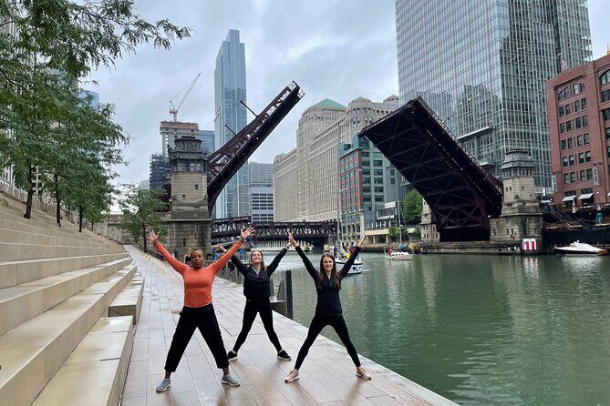 Chicago River Yoga Walk Tour - Key Points